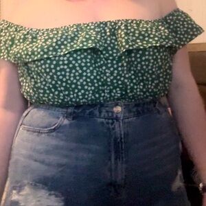 [SHEIN] Green and White Floral Top